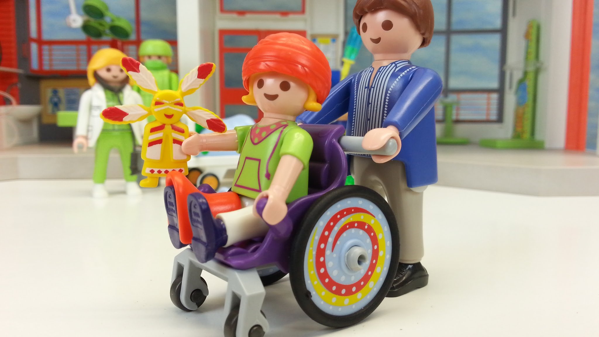 Игровой набор – Детская клиника: Ребенок в коляске  
