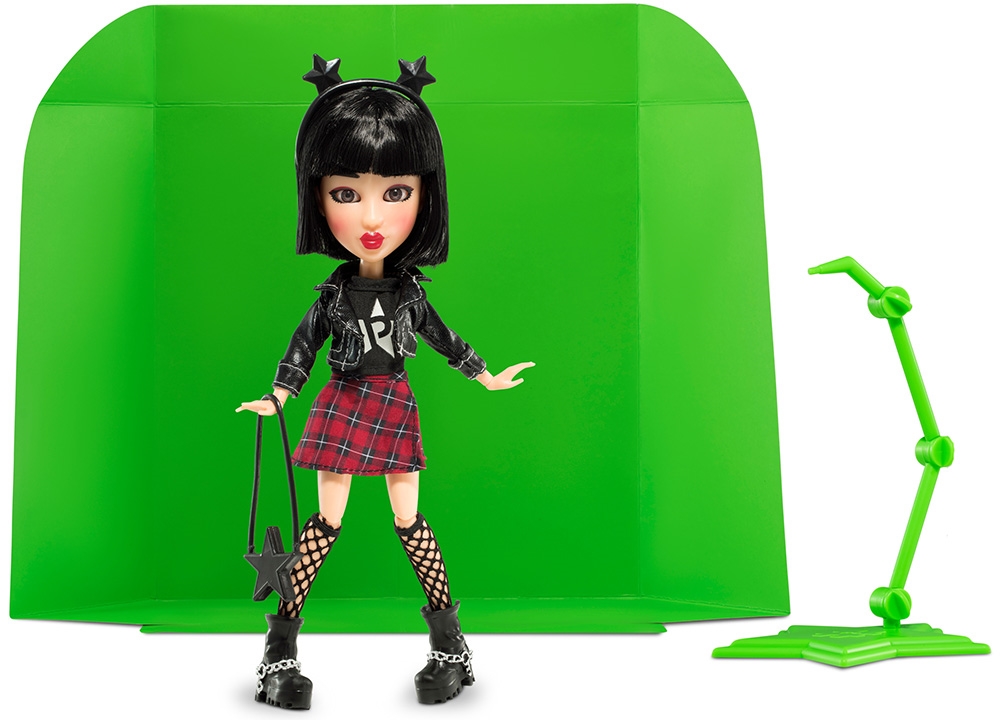 Кукла Instagirl SnapStar - Yuki 23 см., с аксессуарами, подставкой и зелёным экраном  