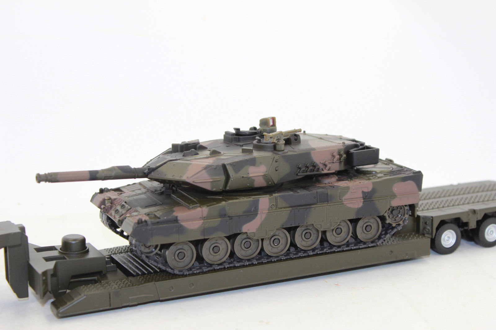 Модель - Тягач с танком  