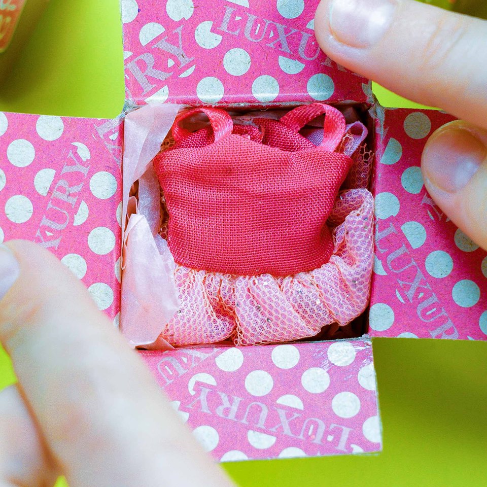 Набор из 6 посылок с сюрпризом для кукол Boxy Girls  