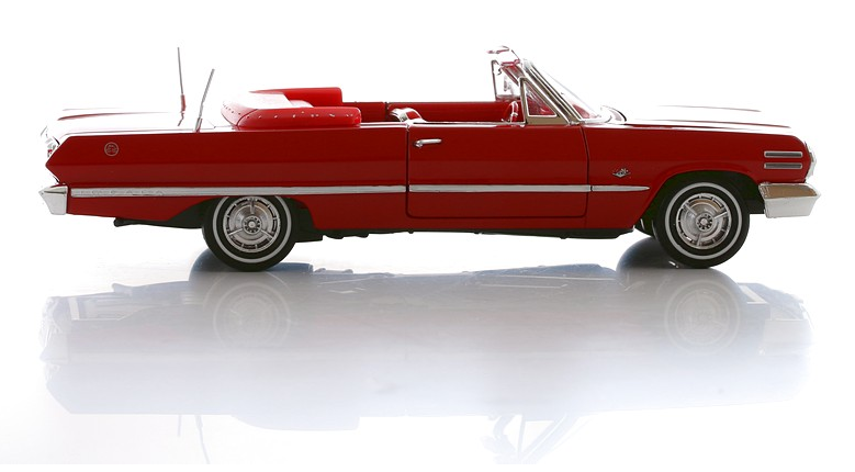 Модель машины Chevrolet Impala 1963, масштаб 1:24  