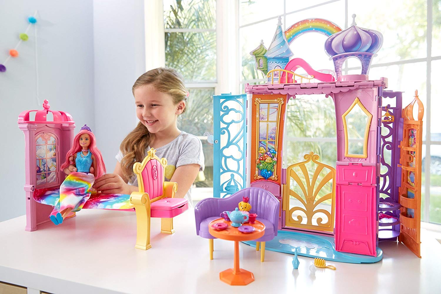 Игровой набор Barbie – Переносной радужный дворец  