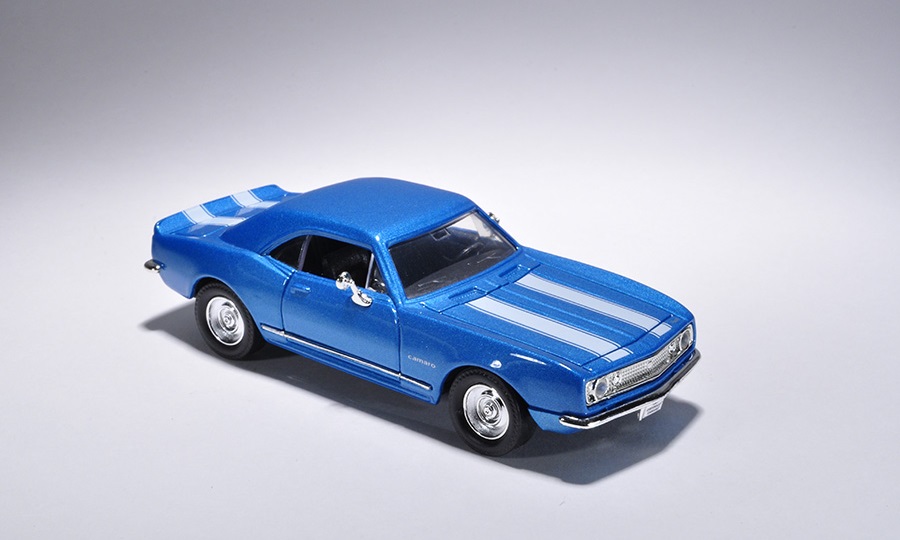 Коллекционная модель автомобиля 1967 года - Шевроле Camaro Z-28, 1/43