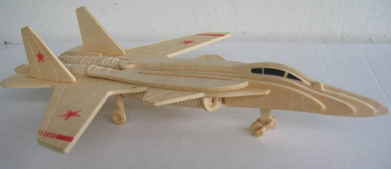 Модель деревянная сборная - Палубный истребитель  