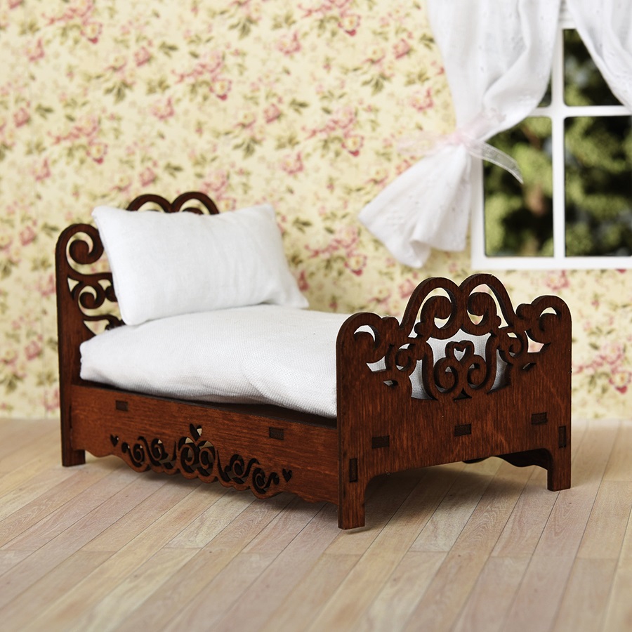 Кровать с подушкой и матрасом для спальни кукольного домика, цвет – коричневый  