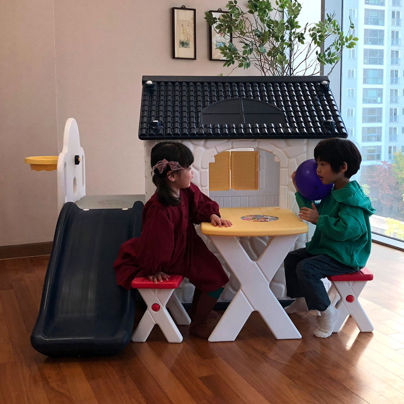 Детский игровой комплекс для дома и улицы: игровой домик, игровой столик, 2 стульчика, баскетбольное кольцо с мячом, детская пластиковая горка, Navy-White  