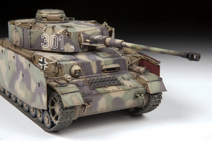 Модель сборная - Немецкий средний танк Pz IV Ausf. G  