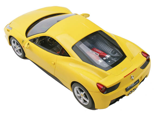 Ferrari 458 Italia на радиоуправлении, масштаб 1:14  