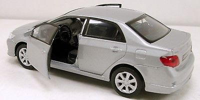 Машинка Toyota Corolla, масштаб 1:34-39  