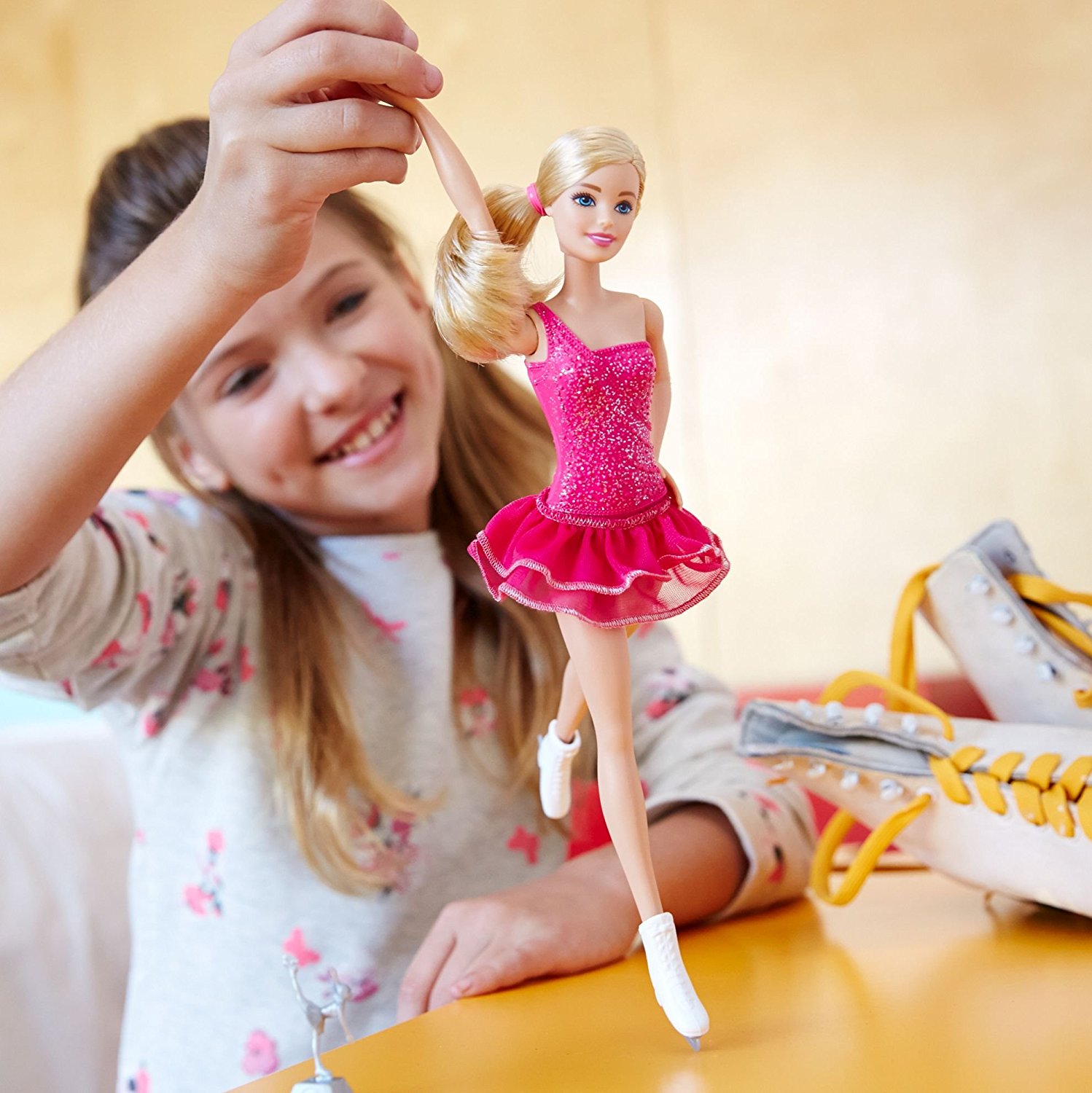 Кукла Barbie Фигуристка из серии Кем быть?  