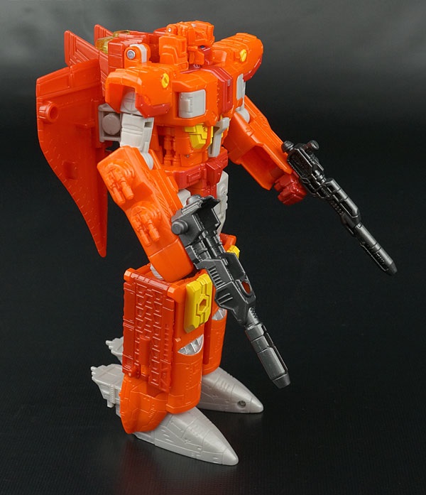 Titans Return. Трансформер Sentinel Prime, серия Войны Титанов