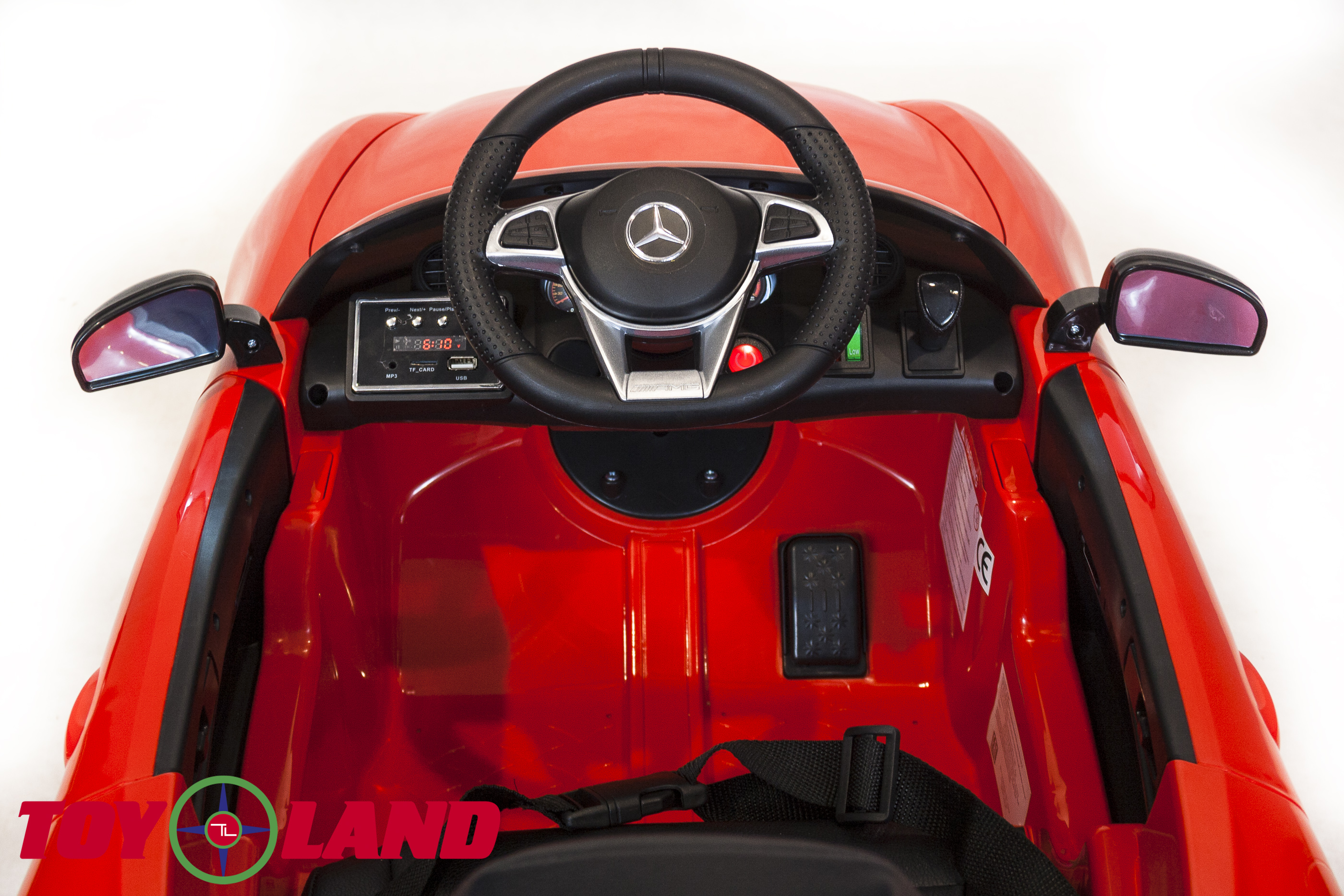Электромобиль Mercedes-Benz GTR красного цвета   