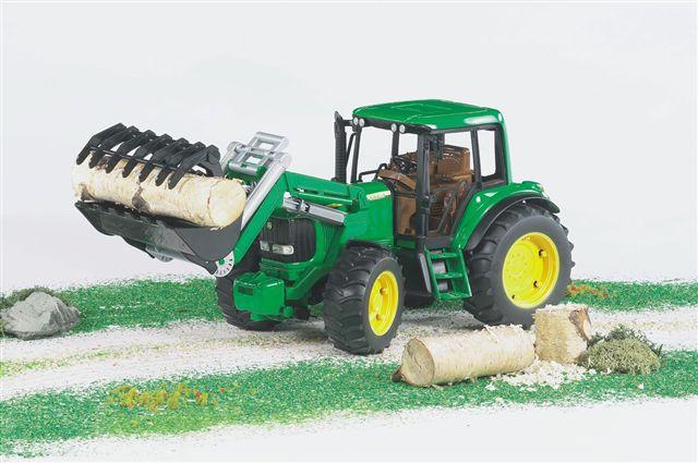 Погрузчик колёсный John Deere 6920 с ковшом