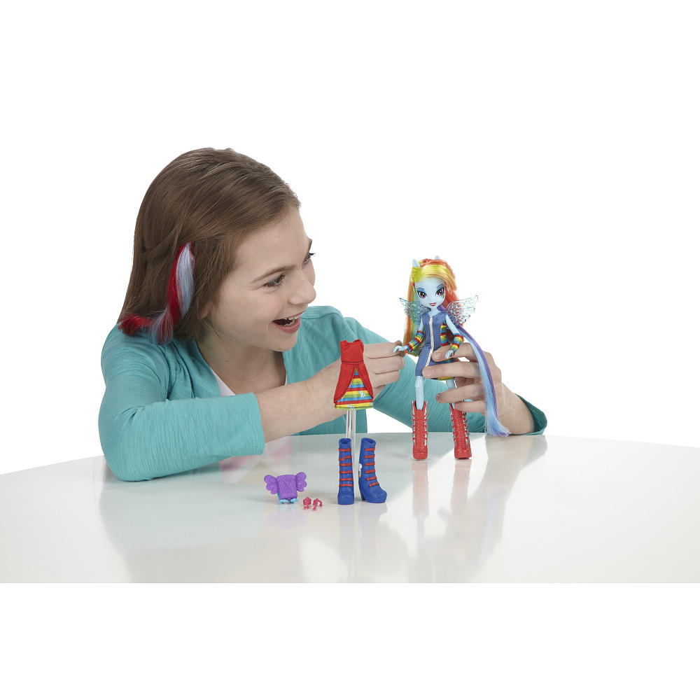 Кукла пони Rainbow Dash с крылышками и аксессуарами  