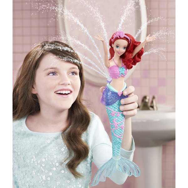 Кукла Disney Princess Ариэль с фонтанчиком и рыбкой Флаундером  