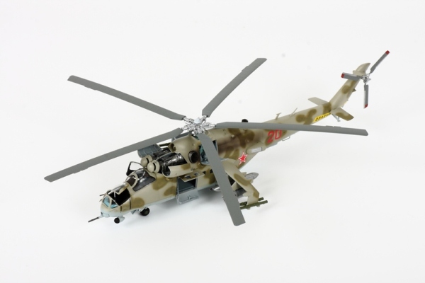 Подарочный набор – Модель для склеивания - Вертолет Крокодил, советский ударный Ми-24 В/ВП  