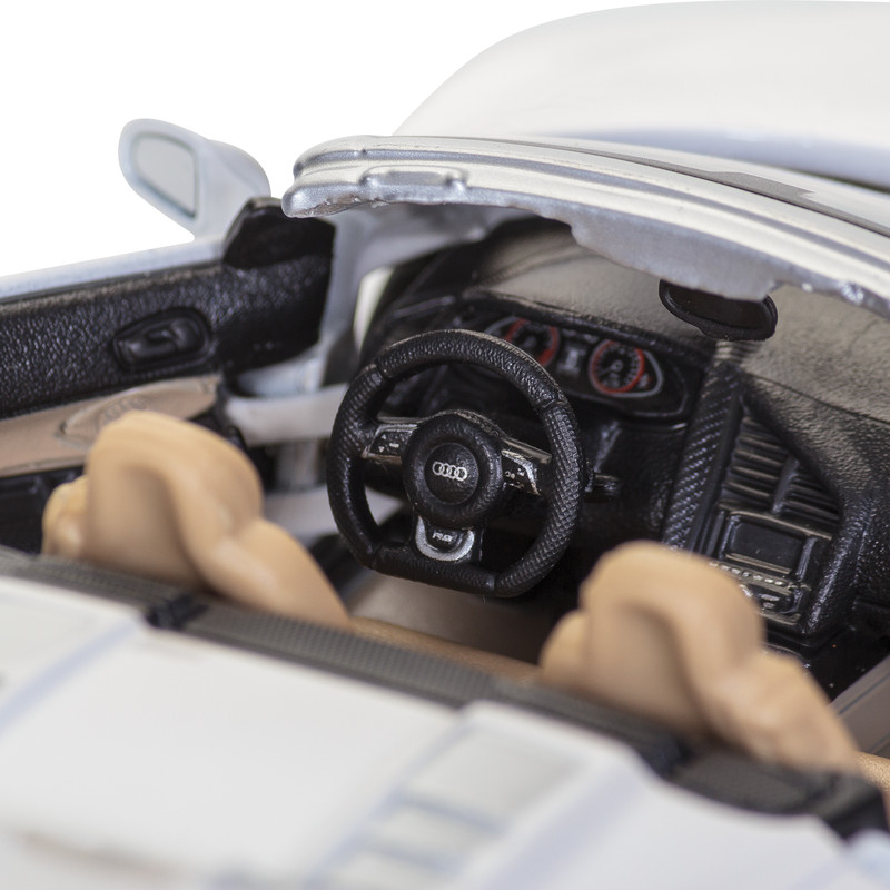 Модель машины - Audi R8 Spyder, 1:18   