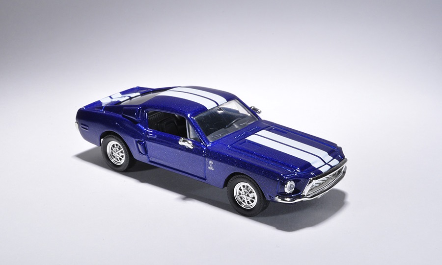 Коллекционная модель автомобиля 1968 года - Шелби GT-500KR, 1/43