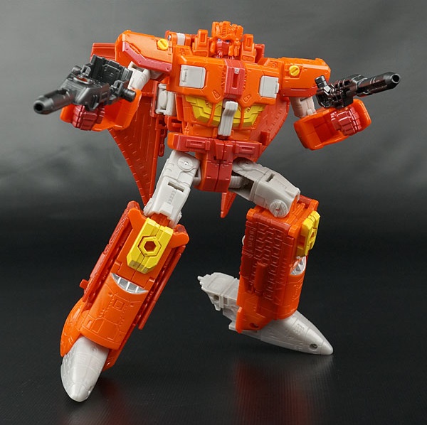 Titans Return. Трансформер Sentinel Prime, серия Войны Титанов