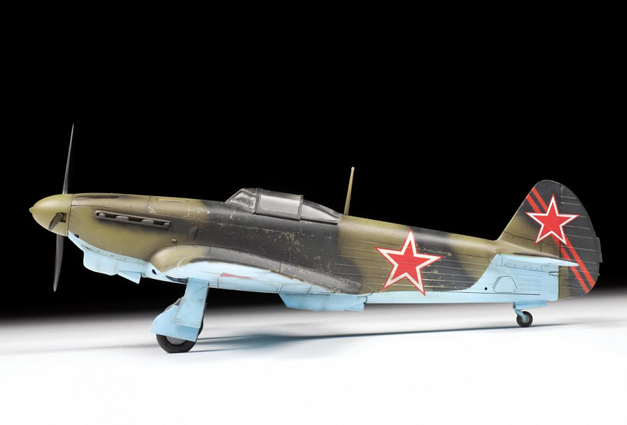 Модель сборная - Советский истребитель Як-1б  