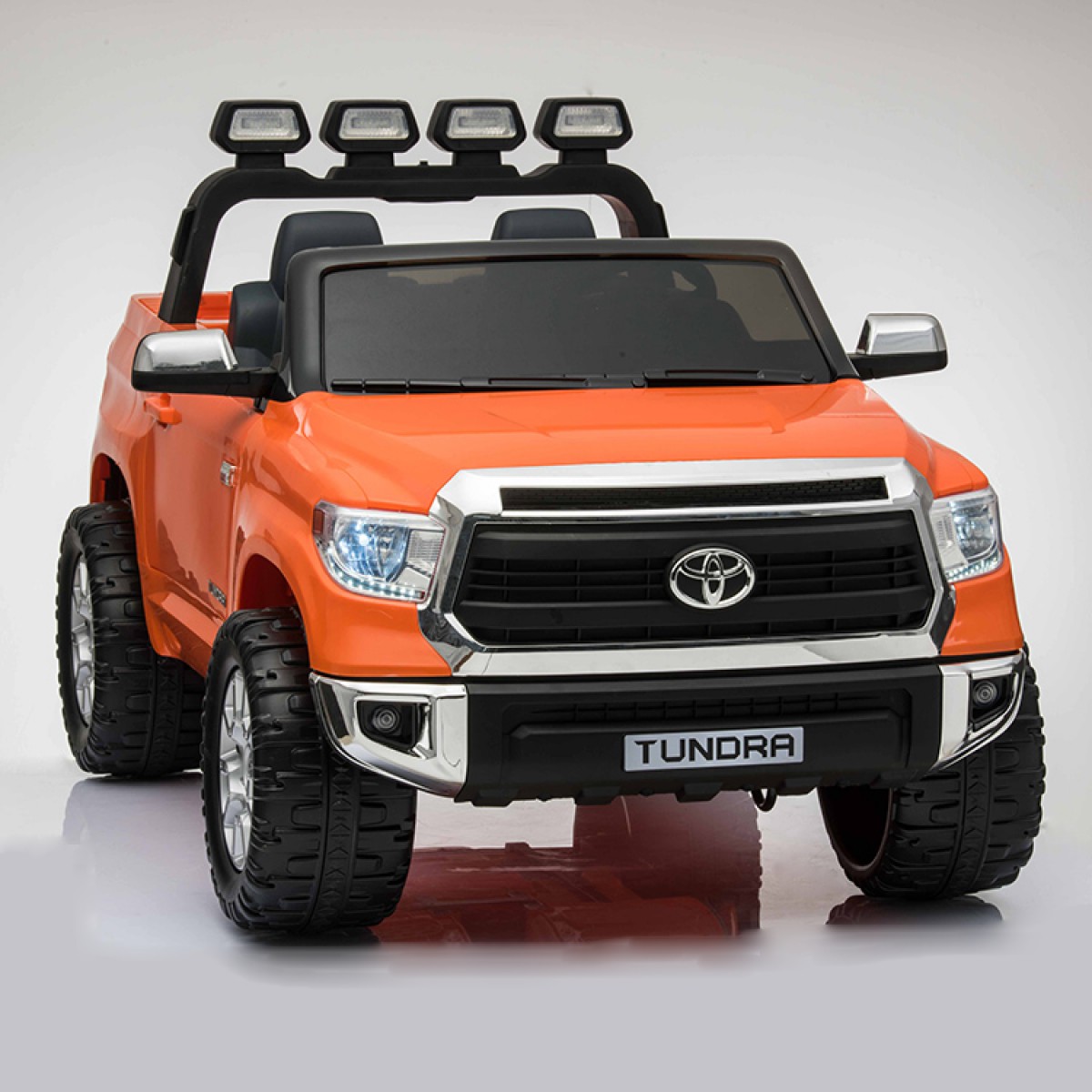 Электромобиль Toyota Tundra Mini оранжевого цвета  