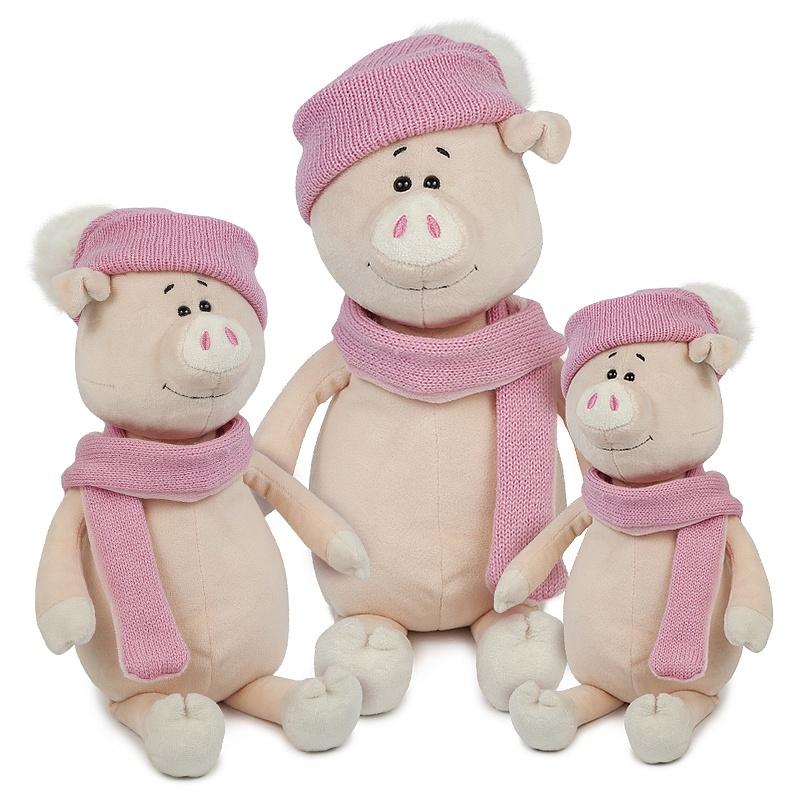 Мягкая игрушка - Свинка Глаша в шапке и шарфе, 22 см.  