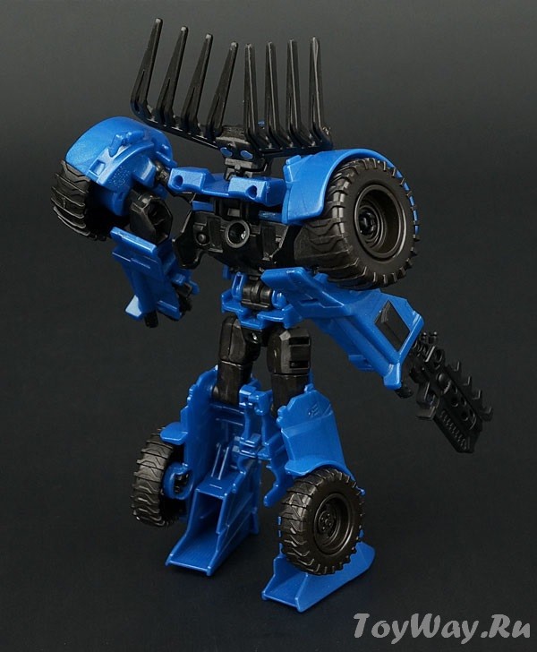 Трансформер-трактор из серии Роботы под прикрытием – Thunderhoof  