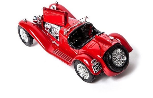 Bburago Alfa Romeo 8C 2300 Spider Touring, 1932 года выпуска, масштаб 1:18  