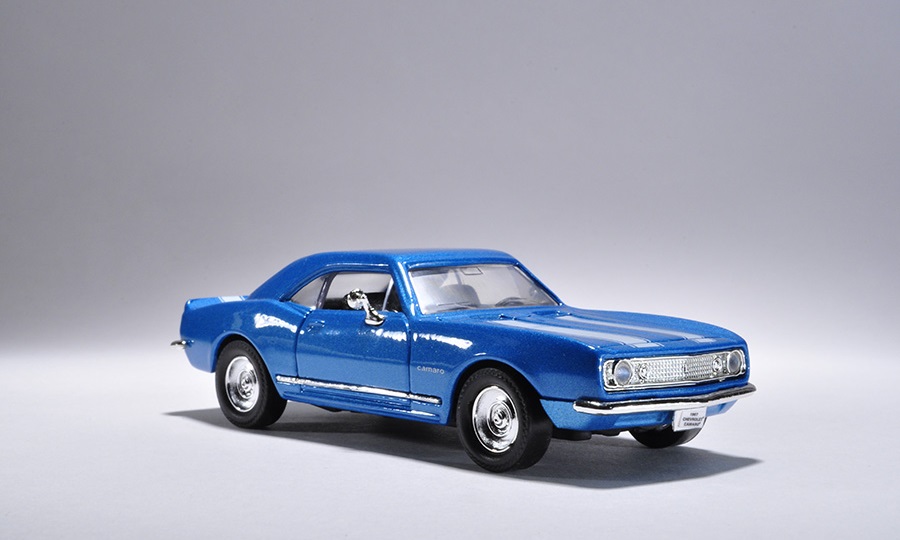 Коллекционная модель автомобиля 1967 года - Шевроле Camaro Z-28, 1/43