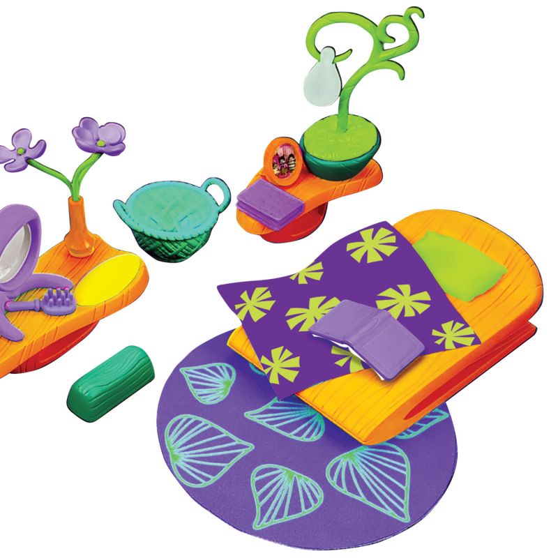 Набор аксессуаров для спальной комнаты с фиолетовым ковром  