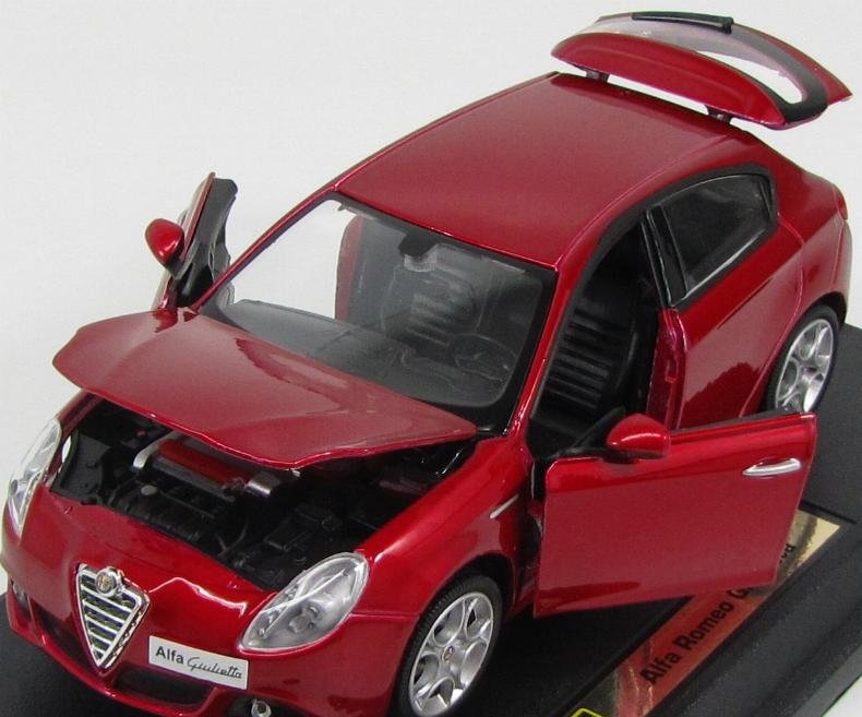 Металлическая машинка Alfa Romeo Giulietta, масштаб 1:24