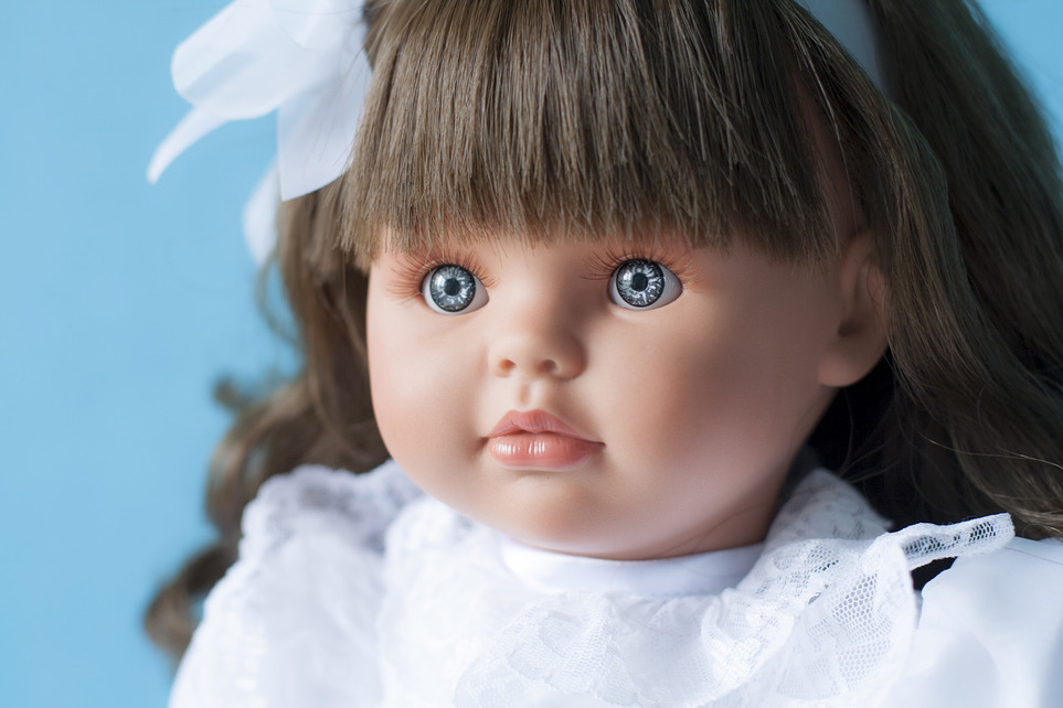 Кукла Пепа в белом кружевном платье, 60 см.  
