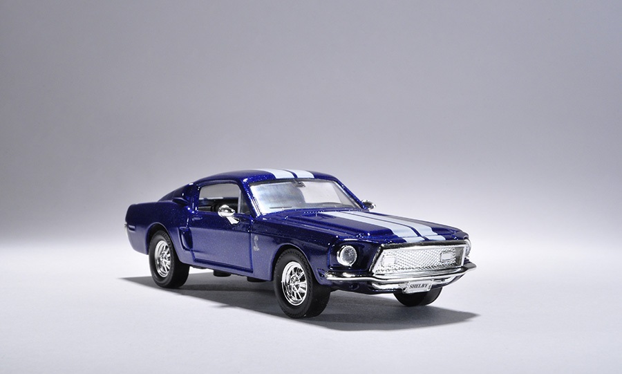 Коллекционная модель автомобиля 1968 года - Шелби GT-500KR, 1/43