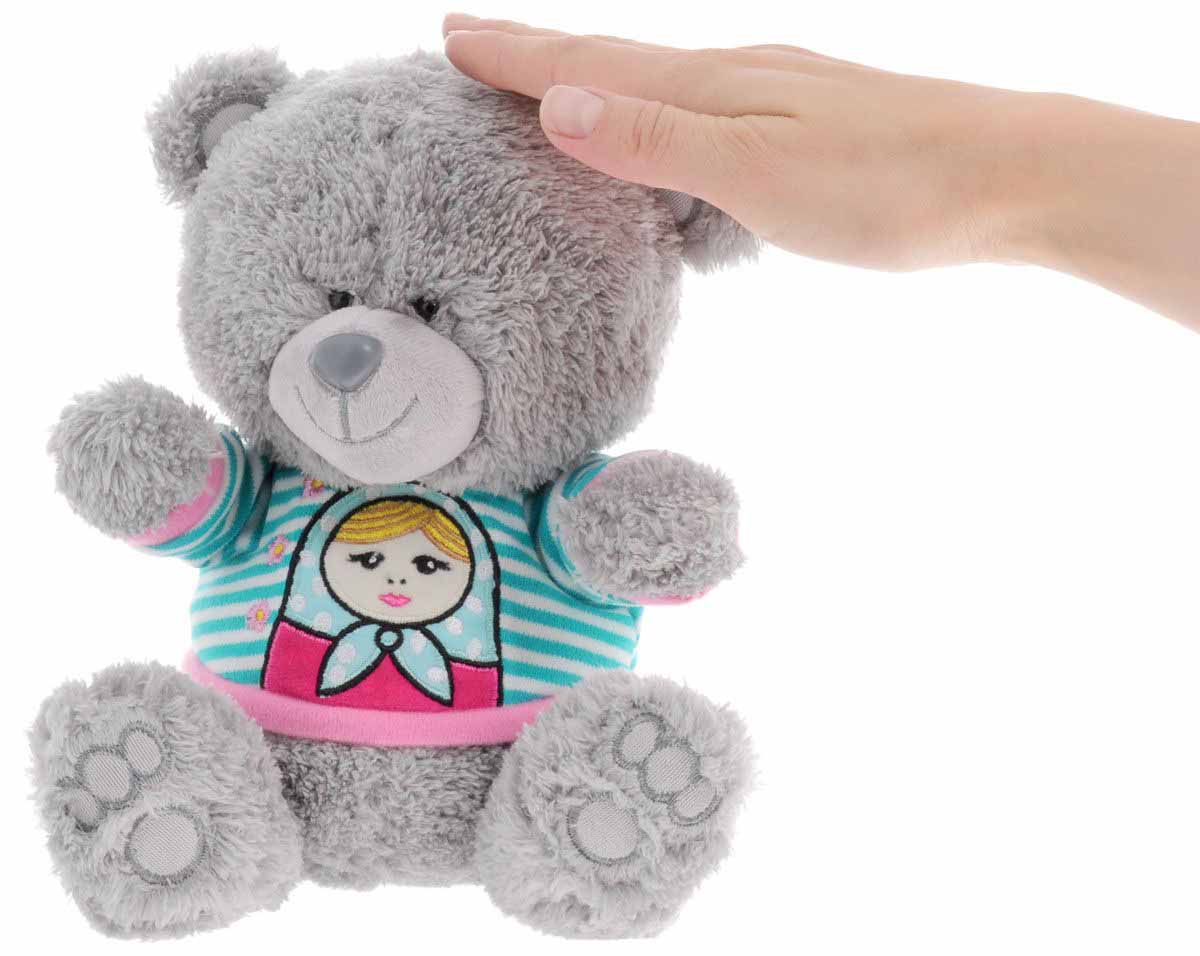 Мягкая игрушка - Медвежонок Ники в футболке с матрешкой, музыкальный, 21,5 см  