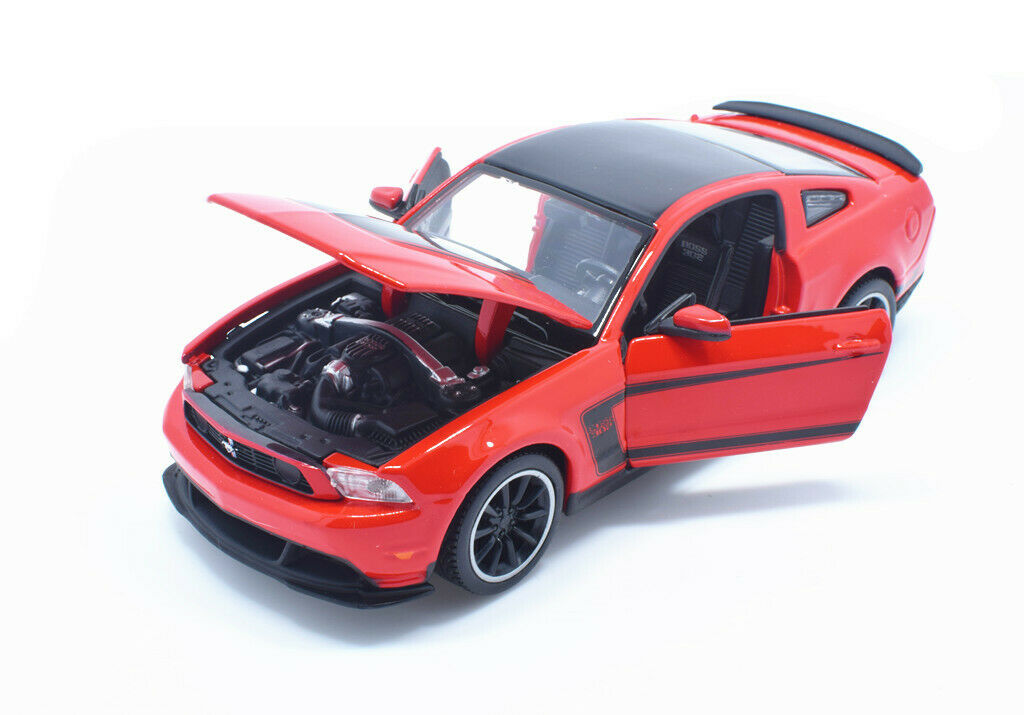 Модель машины - Ford Mustang Boss 302, 1:24   