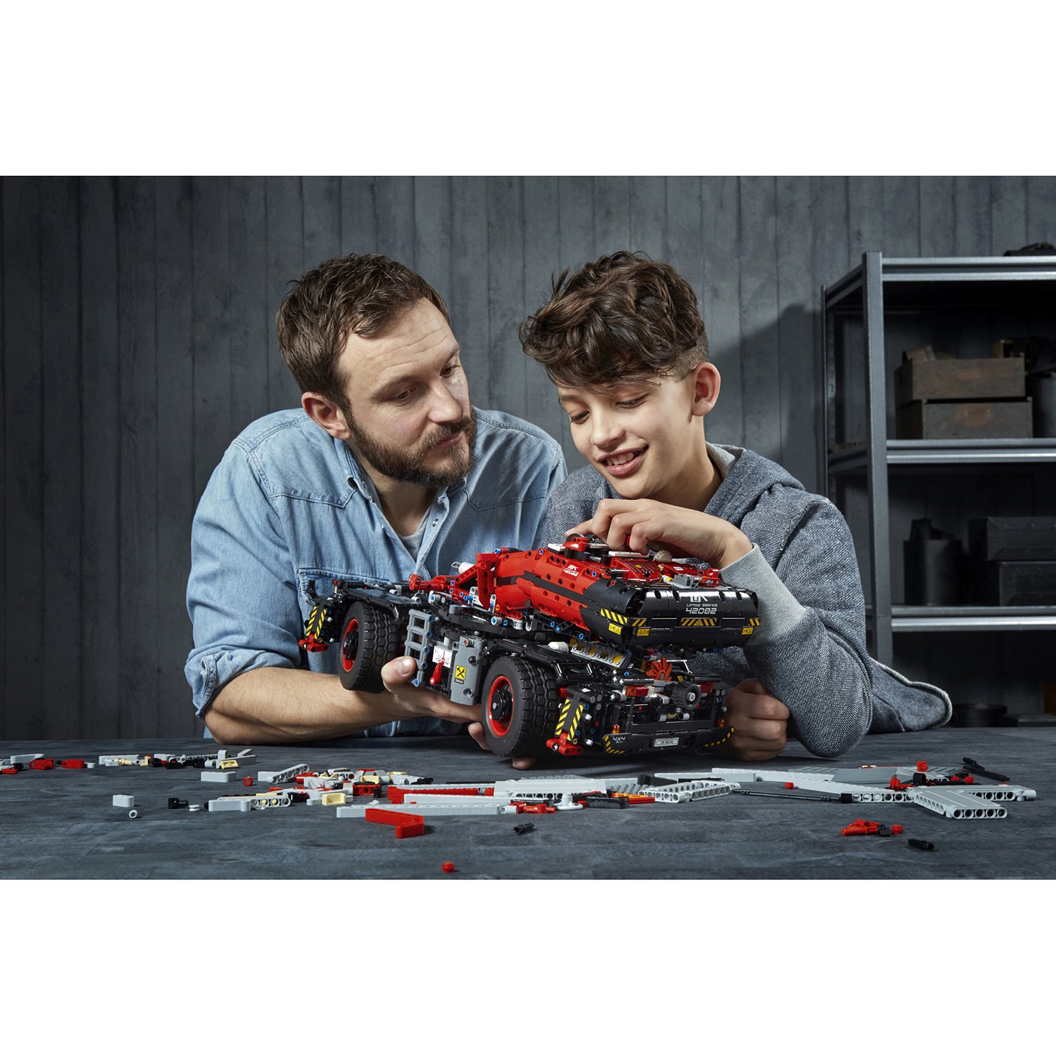 Конструктор Lego Technic - Подъемный кран для пересеченной местности  