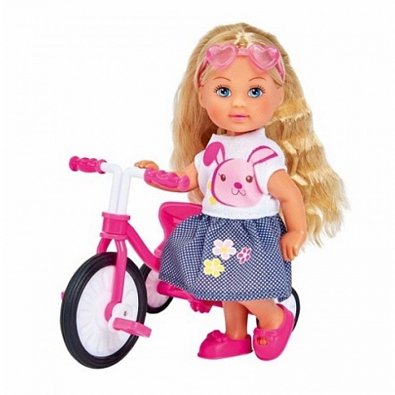 Кукла Еви на трехколесном велосипеде, 12 см 