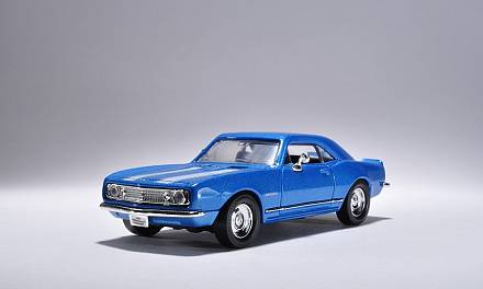 Коллекционная модель автомобиля 1967 года - Шевроле Camaro Z-28, 1/43