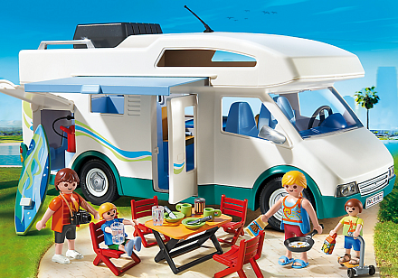 Playmobil. Серия Аквапарк - Семейный автомобиль - дом на колесах 