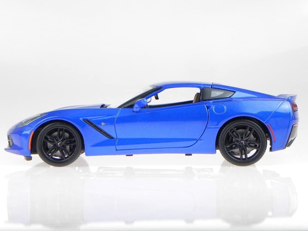 Модель машины - Corvette Stingray, 1:18   