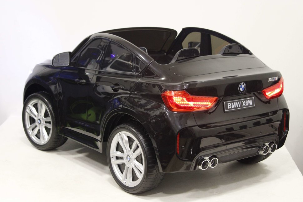 Электромобиль BMW X6  