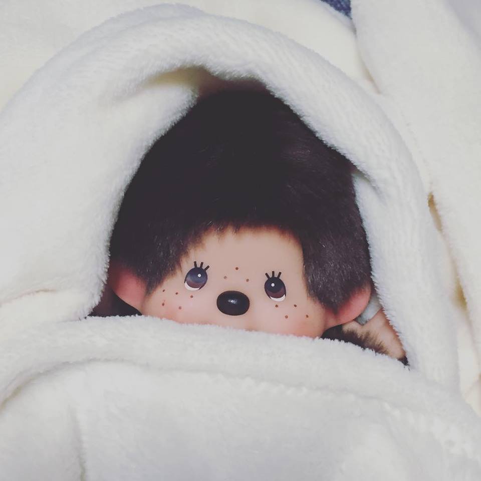 Monchhichi мальчик в синем слюнявчике  