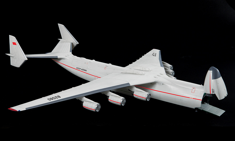 Модель сборная - Советский транспортный самолёт Ан-225 Мрия  