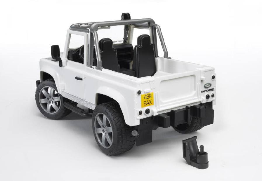 Внедорожник-пикап Bruder Land Rover Defender  