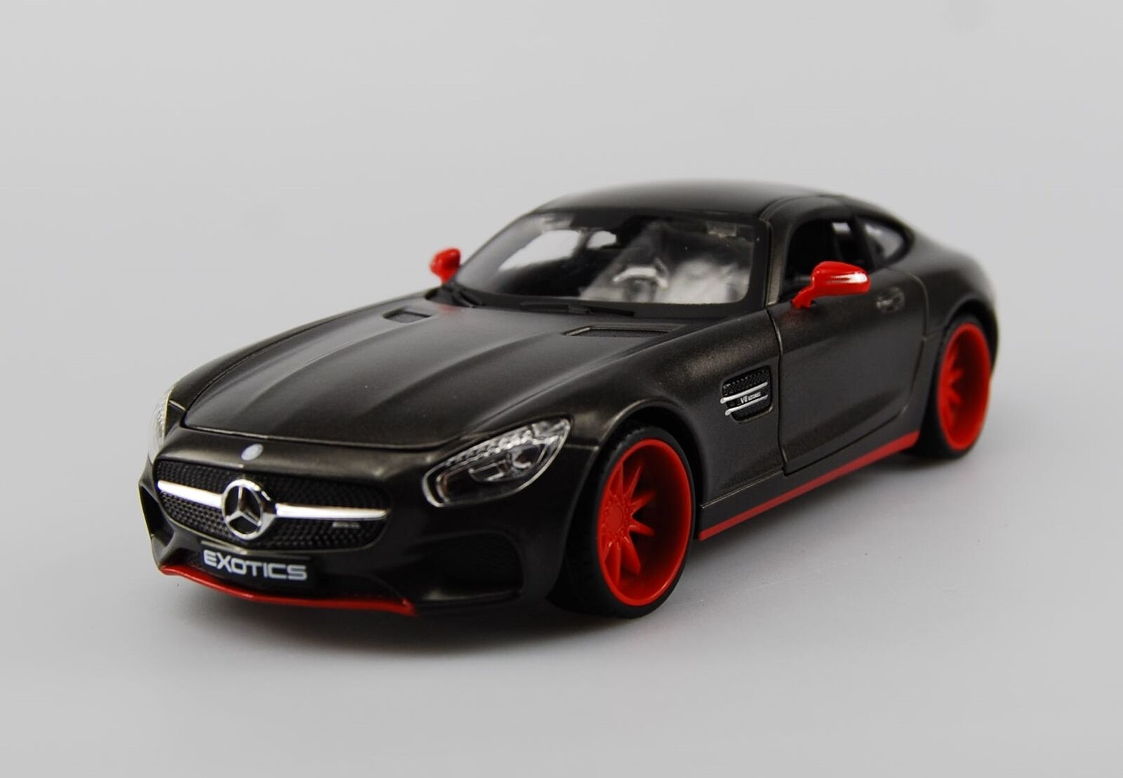 Модель машины - Mercedes AMG GT, 1:24  
