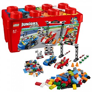 Lego Juniors. Лего Джуниорс. Ралли на гоночных автомобилях 