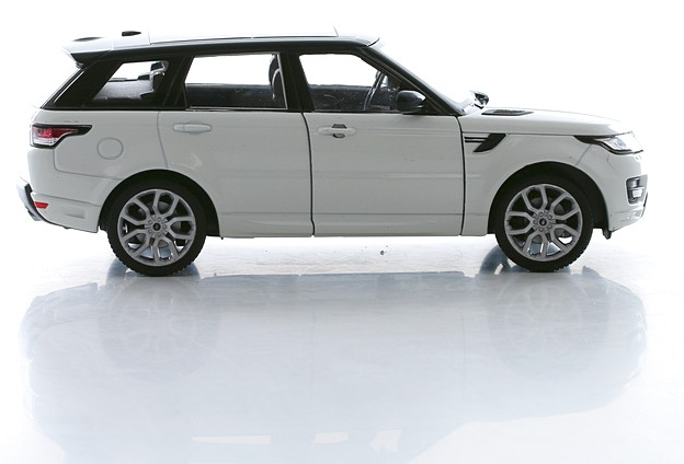 Land Rover Range Rover Sport в масштабе 1:24, металл  