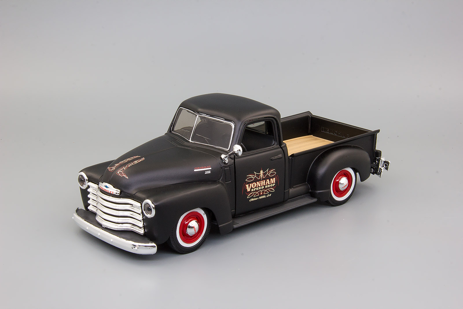 Chevrolet 3100 Pick Up 1950 года Vonham Speed Shop, масштаб 1:24, цвет черный  