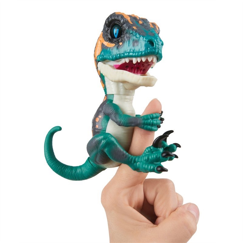 Интерактивный динозавр Fingerlings Фури, цвет - темно-зеленый с бежевым, 12 см.  