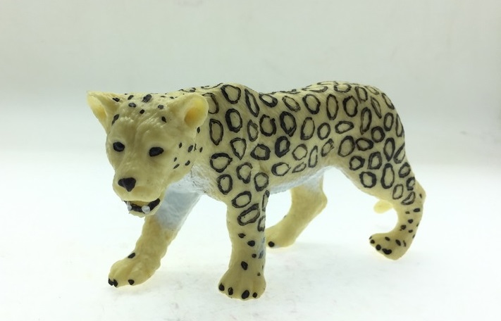 Фигурка из серии Юный натуралист – Леопард белый, термопластичная резина  